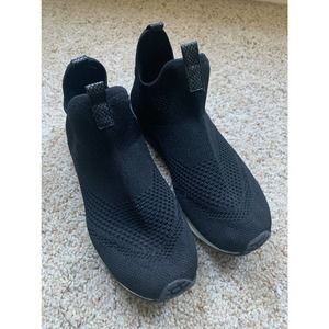 Womens Pull on Sneakers - Black - Size 10